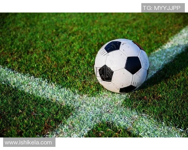 那里的足球激情四溢球场上的梦想与友谊交织成美好回忆